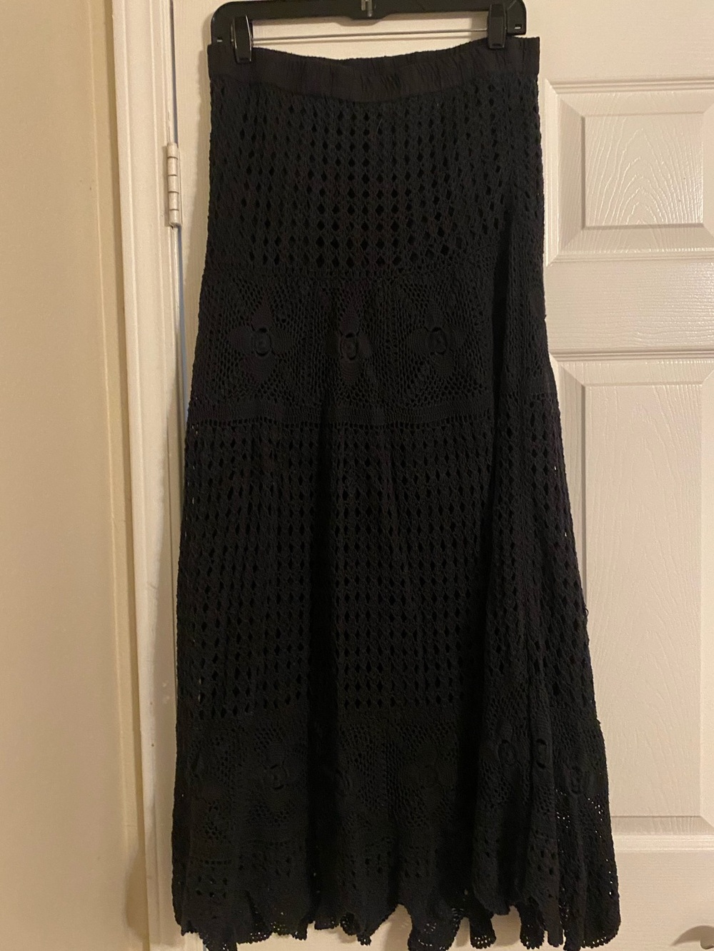 Boston Proper. Women’s Black Crochet Maxi Skirt. Small. Pull On.Lined.